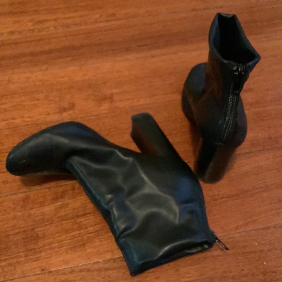 Tony Bianco high ankle boots - Picture 2 of 2